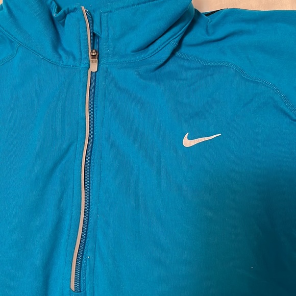 Nike long sleeved top - Turquoise - zipper neck and reflective details - Large - Picture 4 of 10